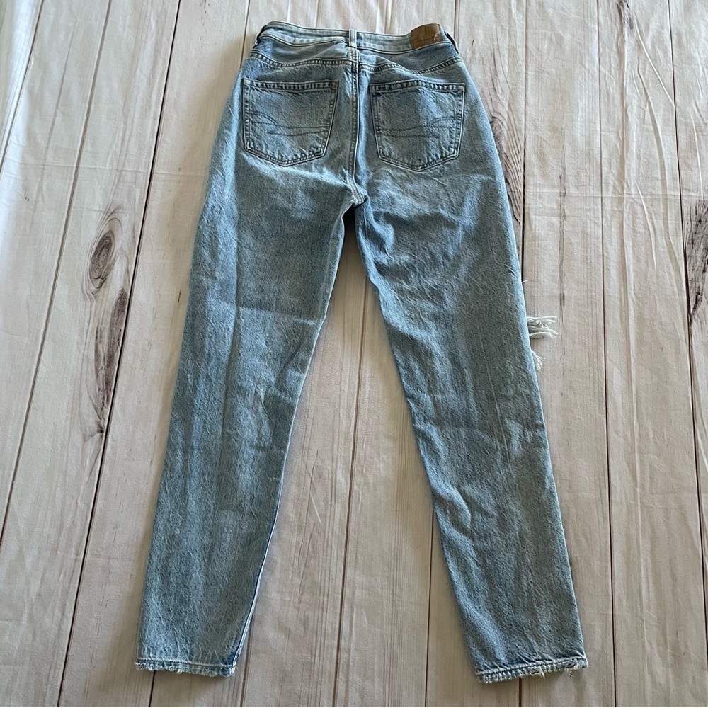 American Eagle Highest Rise Mom Jeans Women’s 00 Blue Distressed Ripped Comfort - Picture 10 of 14